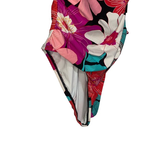 La Blanca Women's in Full Bloom Off the Shoulder Ruffle Swimsuit - Picture 9 of 9